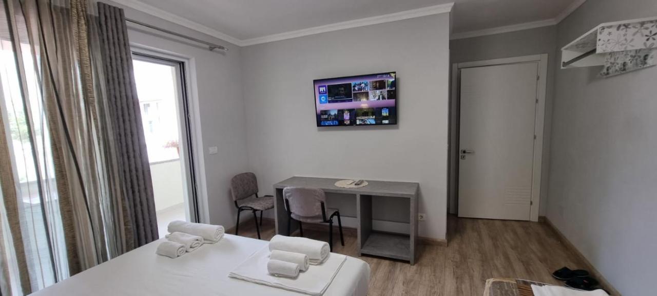 Aaa Apartment Berat Bagian luar foto